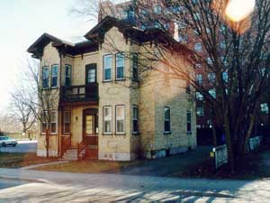 [143 Queen St North]